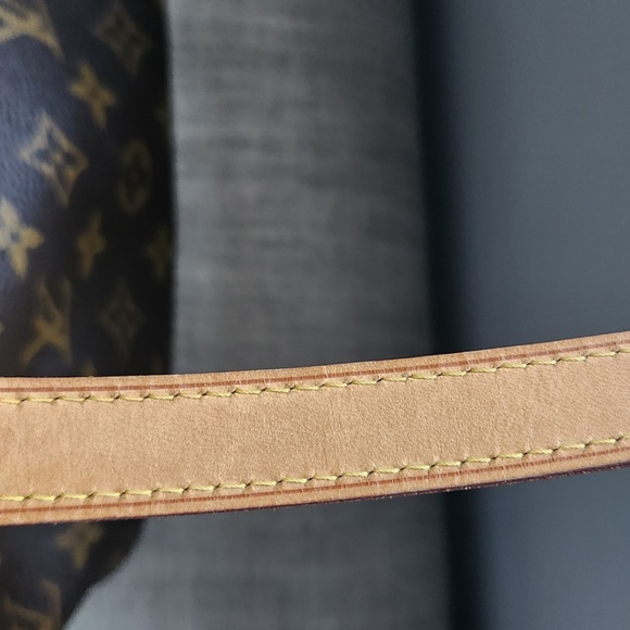 Authentic Louis Vuitton Monogram Totally MM - Picture 15 of 16